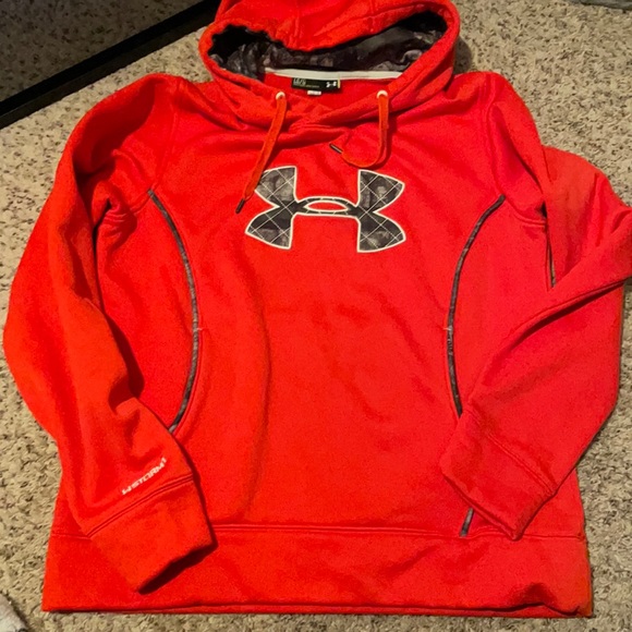 camo and orange under armour hoodie